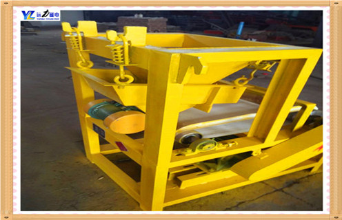 2.开云手机官方版在线入口-开云(中国)的矿用小型输送带磁选机的优势  　　潍坊开云手机官方版在线入口-开云(中国)磁电专业生产各种型号的磁选机,矿用小型带式磁选机的需求量还是比较大的,设备轻便.简易,便于安装和存放,得到了很多中小企业的青睐的赞赏.